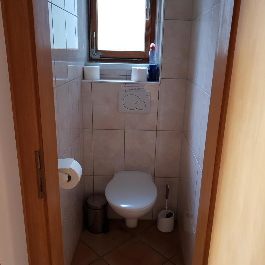 Ferienhaus Rhoenspass Mosbach  エクステリア 写真